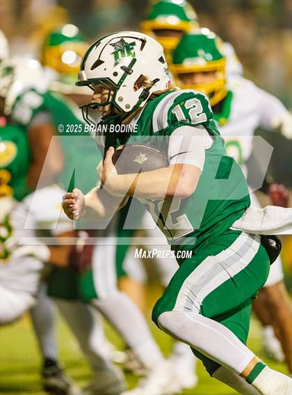 Thumbnail 1 in Dutch Fork vs Summerville (SCHSL 5A Division 1 Final) photogallery.