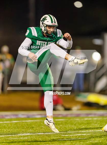Thumbnail 1 in Dutch Fork vs Summerville (SCHSL 5A Division 1 Final) photogallery.