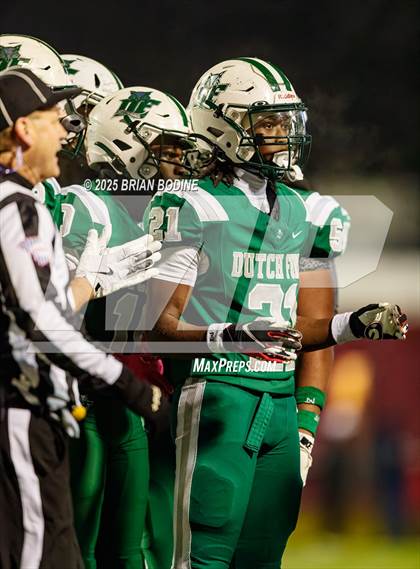 Thumbnail 2 in Dutch Fork vs Summerville (SCHSL 5A Division 1 Final) photogallery.