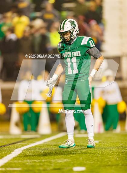 Thumbnail 1 in Dutch Fork vs Summerville (SCHSL 5A Division 1 Final) photogallery.