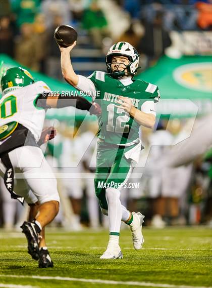 Thumbnail 1 in Dutch Fork vs Summerville (SCHSL 5A Division 1 Final) photogallery.