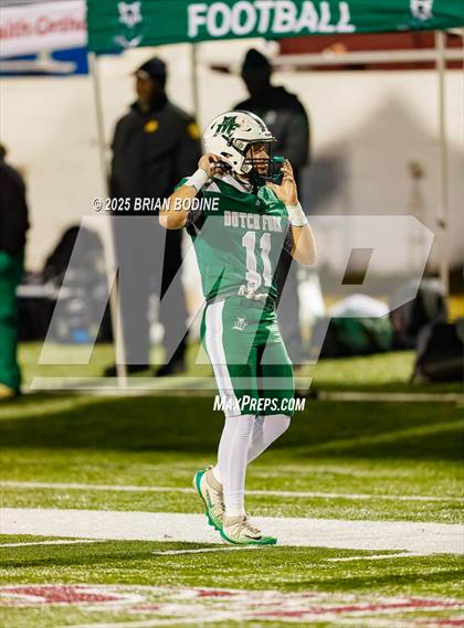 Thumbnail 1 in Dutch Fork vs Summerville (SCHSL 5A Division 1 Final) photogallery.