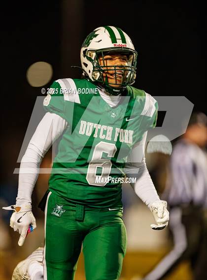 Thumbnail 2 in Dutch Fork vs Summerville (SCHSL 5A Division 1 Final) photogallery.