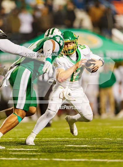 Thumbnail 2 in Dutch Fork vs Summerville (SCHSL 5A Division 1 Final) photogallery.