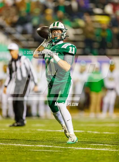 Thumbnail 3 in Dutch Fork vs Summerville (SCHSL 5A Division 1 Final) photogallery.