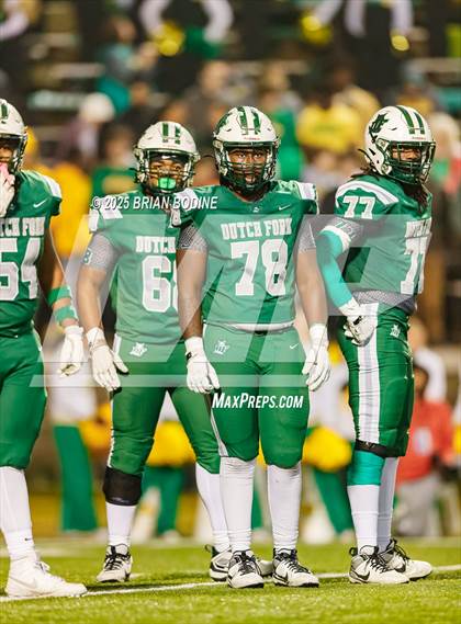 Thumbnail 2 in Dutch Fork vs Summerville (SCHSL 5A Division 1 Final) photogallery.