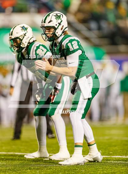 Thumbnail 3 in Dutch Fork vs Summerville (SCHSL 5A Division 1 Final) photogallery.