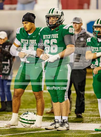 Thumbnail 2 in Dutch Fork vs Summerville (SCHSL 5A Division 1 Final) photogallery.