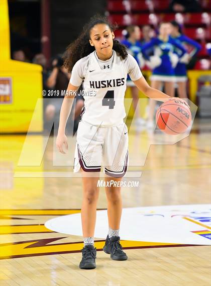 Thumbnail 2 in Xavier College Prep vs. Hamilton  (AIA 6A Final)  photogallery.