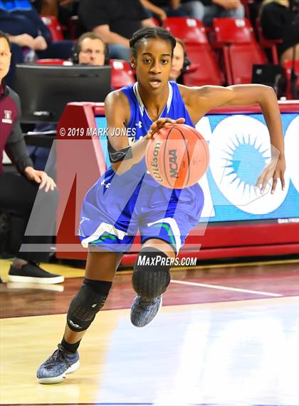 Thumbnail 3 in Xavier College Prep vs. Hamilton  (AIA 6A Final)  photogallery.