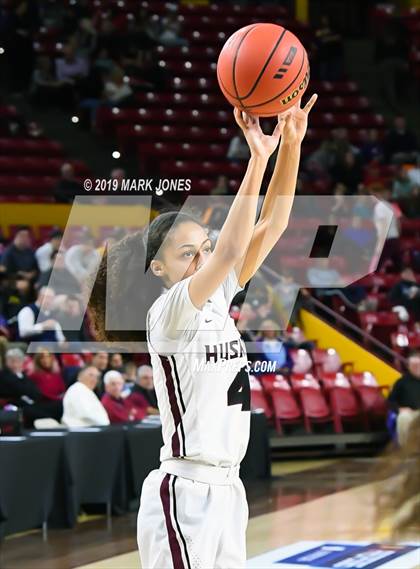 Thumbnail 3 in Xavier College Prep vs. Hamilton  (AIA 6A Final)  photogallery.