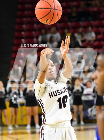 Thumbnail 3 in Xavier College Prep vs. Hamilton  (AIA 6A Final)  photogallery.
