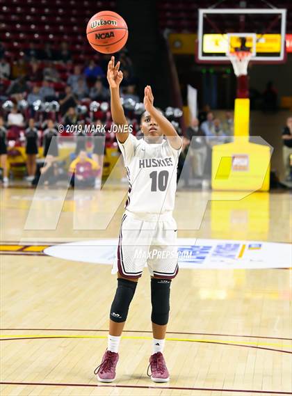 Thumbnail 3 in Xavier College Prep vs. Hamilton  (AIA 6A Final)  photogallery.