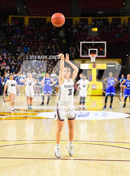 Thumbnail 3 in Xavier College Prep vs. Hamilton  (AIA 6A Final)  photogallery.