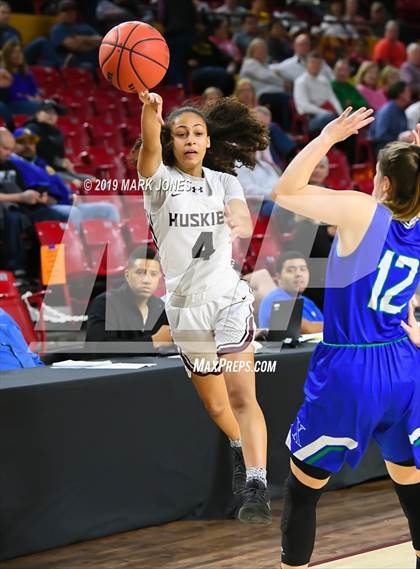 Thumbnail 3 in Xavier College Prep vs. Hamilton  (AIA 6A Final)  photogallery.