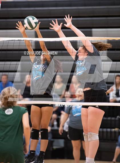 Thumbnail 2 in Harlan vs Incarnate Word (Scrimmage) photogallery.