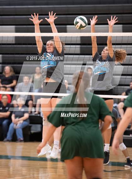 Thumbnail 2 in Harlan vs Incarnate Word (Scrimmage) photogallery.