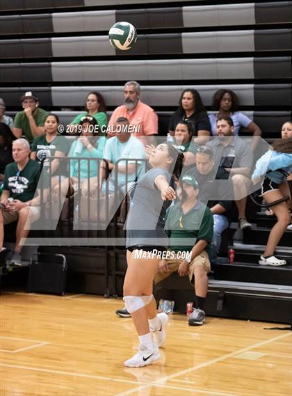 Thumbnail 3 in Harlan vs Incarnate Word (Scrimmage) photogallery.