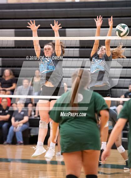 Thumbnail 3 in Harlan vs Incarnate Word (Scrimmage) photogallery.
