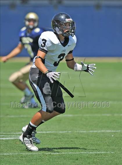 Thumbnail 3 in Bishop Lynch vs Dallas Jesuit (North Texas Classic) photogallery.