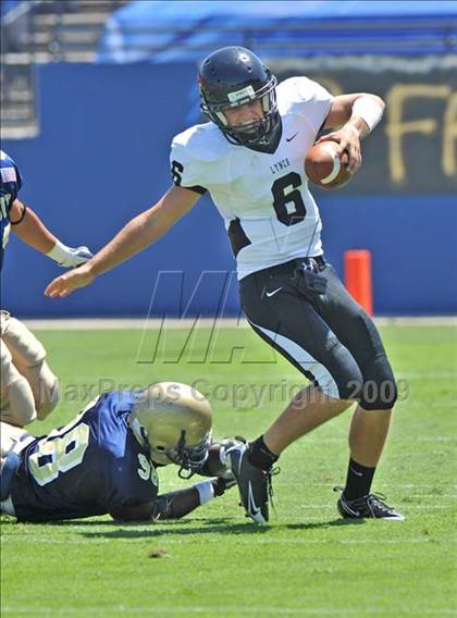 Thumbnail 2 in Bishop Lynch vs Dallas Jesuit (North Texas Classic) photogallery.