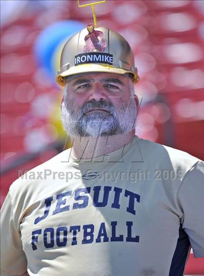 Thumbnail 1 in Bishop Lynch vs Dallas Jesuit (North Texas Classic) photogallery.