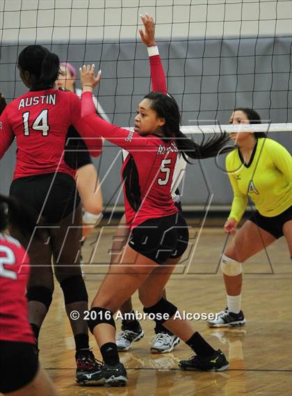 Thumbnail 3 in Fort Bend Austin vs. Bryan (NIKE Invitational Tournament) photogallery.
