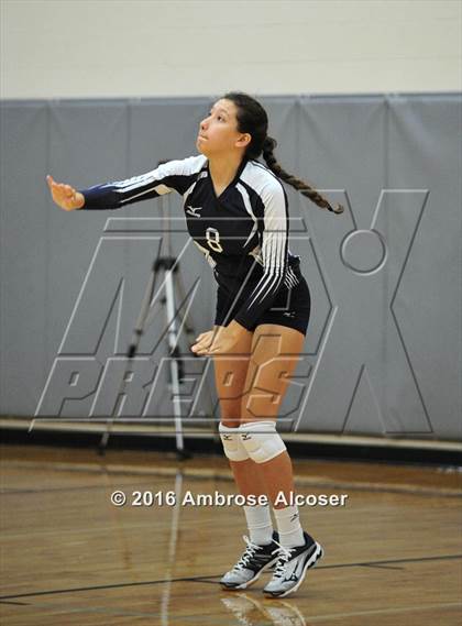 Thumbnail 2 in Fort Bend Austin vs. Bryan (NIKE Invitational Tournament) photogallery.