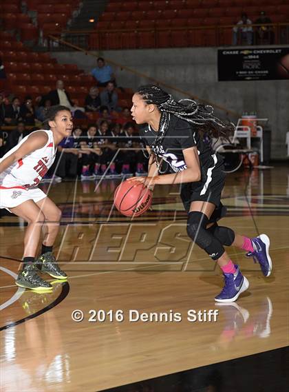 Thumbnail 2 in Sacramento vs. Antelope (CIF SJS D2 Semifinal) photogallery.