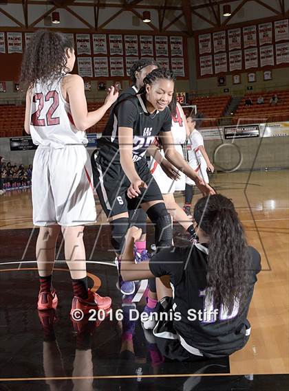 Thumbnail 2 in Sacramento vs. Antelope (CIF SJS D2 Semifinal) photogallery.
