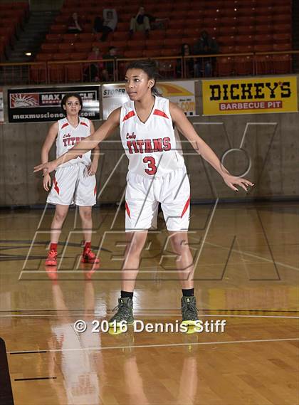 Thumbnail 2 in Sacramento vs. Antelope (CIF SJS D2 Semifinal) photogallery.