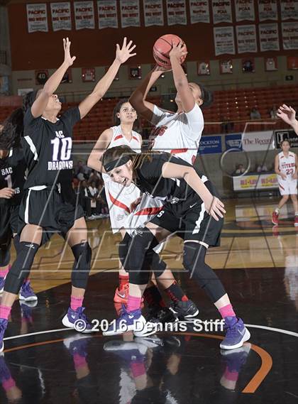 Thumbnail 2 in Sacramento vs. Antelope (CIF SJS D2 Semifinal) photogallery.