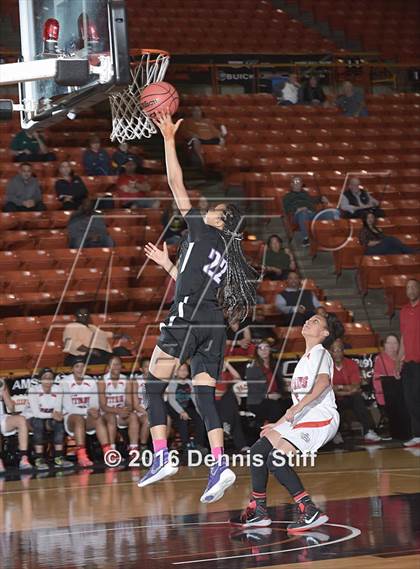 Thumbnail 2 in Sacramento vs. Antelope (CIF SJS D2 Semifinal) photogallery.