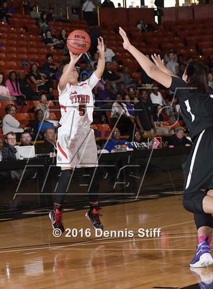 Thumbnail 2 in Sacramento vs. Antelope (CIF SJS D2 Semifinal) photogallery.
