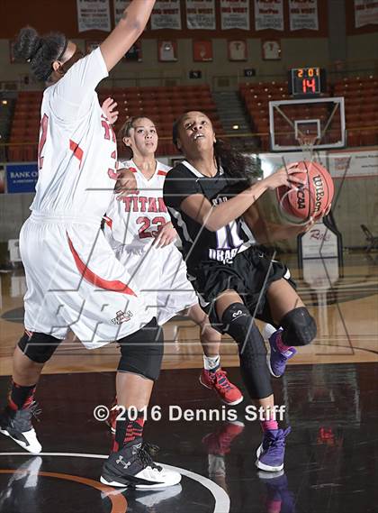 Thumbnail 1 in Sacramento vs. Antelope (CIF SJS D2 Semifinal) photogallery.