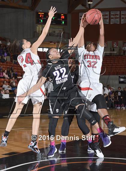 Thumbnail 3 in Sacramento vs. Antelope (CIF SJS D2 Semifinal) photogallery.