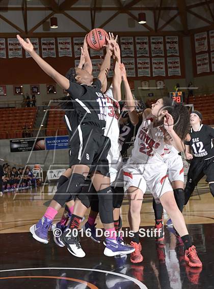 Thumbnail 2 in Sacramento vs. Antelope (CIF SJS D2 Semifinal) photogallery.