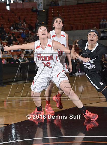 Thumbnail 3 in Sacramento vs. Antelope (CIF SJS D2 Semifinal) photogallery.