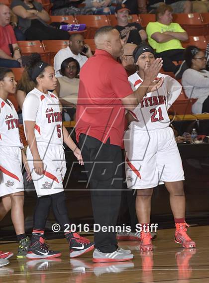 Thumbnail 3 in Sacramento vs. Antelope (CIF SJS D2 Semifinal) photogallery.