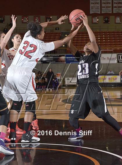 Thumbnail 3 in Sacramento vs. Antelope (CIF SJS D2 Semifinal) photogallery.