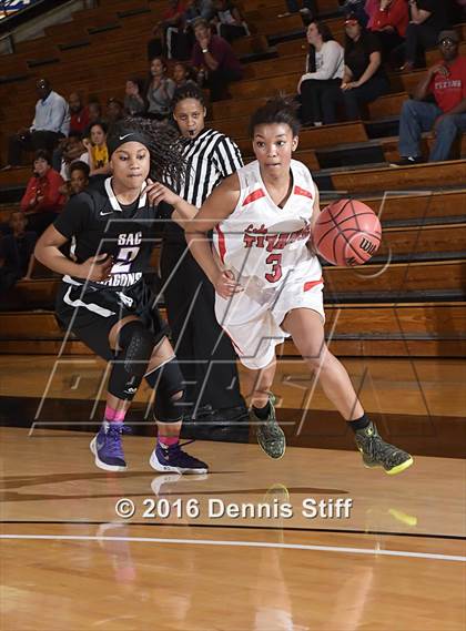 Thumbnail 3 in Sacramento vs. Antelope (CIF SJS D2 Semifinal) photogallery.