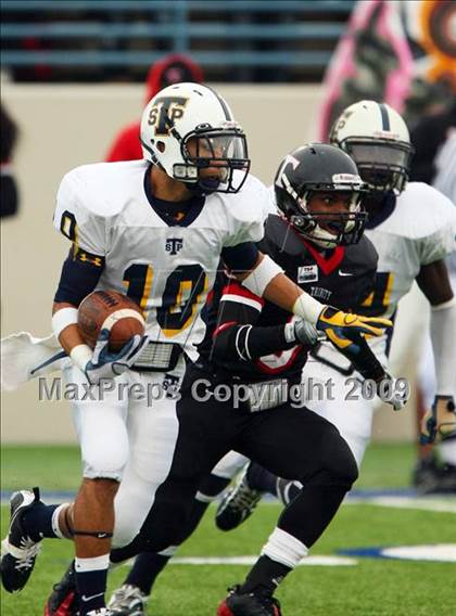 Thumbnail 1 in Stony Point vs. Trinity (Texas 5A  D1 Semifinals) photogallery.