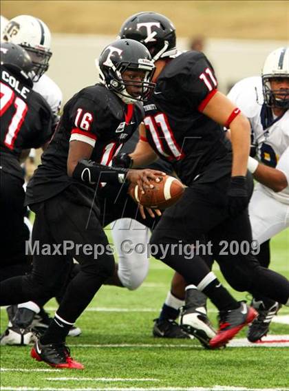 Thumbnail 2 in Stony Point vs. Trinity (Texas 5A  D1 Semifinals) photogallery.