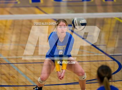 Thumbnail 3 in South San vs Alamo Heights (UIL 5A Region 4 Bi-District Playoff) photogallery.