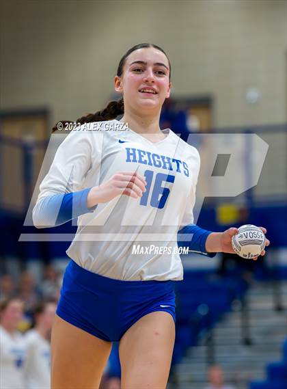 Thumbnail 1 in South San vs Alamo Heights (UIL 5A Region 4 Bi-District Playoff) photogallery.