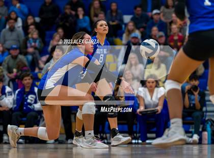 Thumbnail 1 in South San vs Alamo Heights (UIL 5A Region 4 Bi-District Playoff) photogallery.