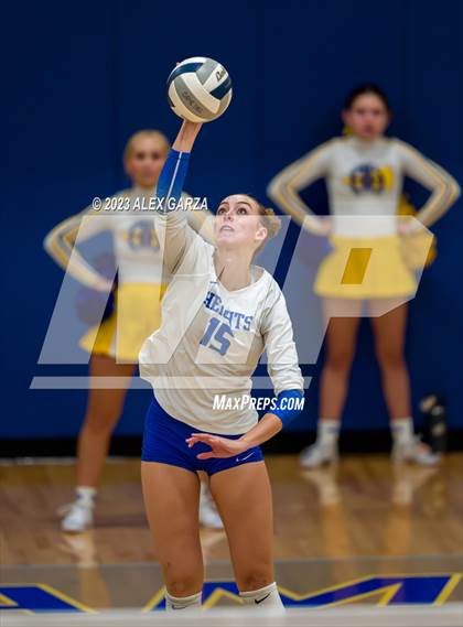 Thumbnail 3 in South San vs Alamo Heights (UIL 5A Region 4 Bi-District Playoff) photogallery.