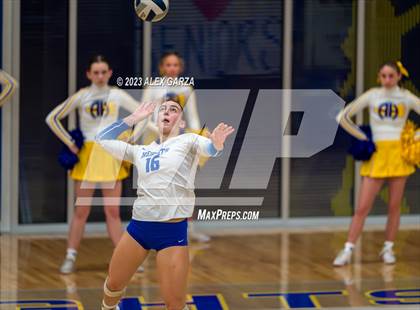 Thumbnail 1 in South San vs Alamo Heights (UIL 5A Region 4 Bi-District Playoff) photogallery.