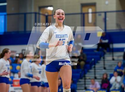 Thumbnail 3 in South San vs Alamo Heights (UIL 5A Region 4 Bi-District Playoff) photogallery.
