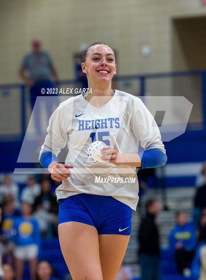 Thumbnail 3 in South San vs Alamo Heights (UIL 5A Region 4 Bi-District Playoff) photogallery.